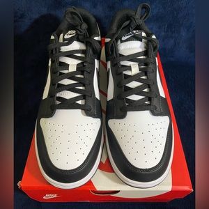🔥Men’s Nike Black and White Dunk Low Retro- NEVER WORN Size 10🔥